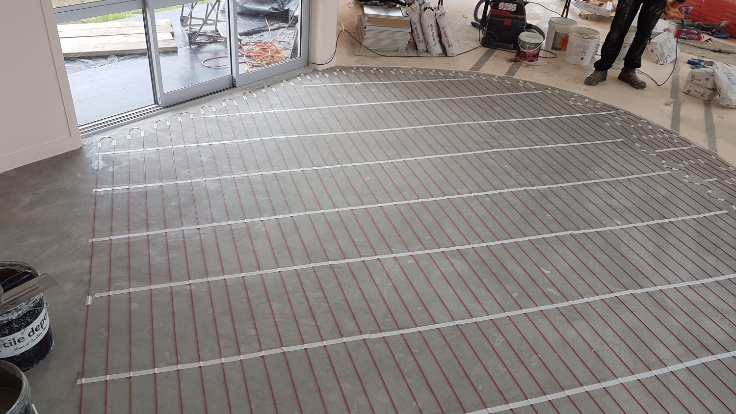 Heating under tiles